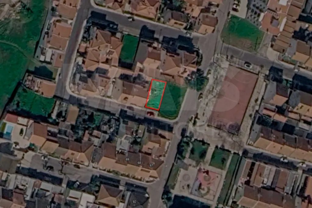 Terreno urbano para construção de moradia em Samora Correia