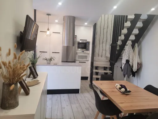 Moradia T2 Remodelada com Terraço