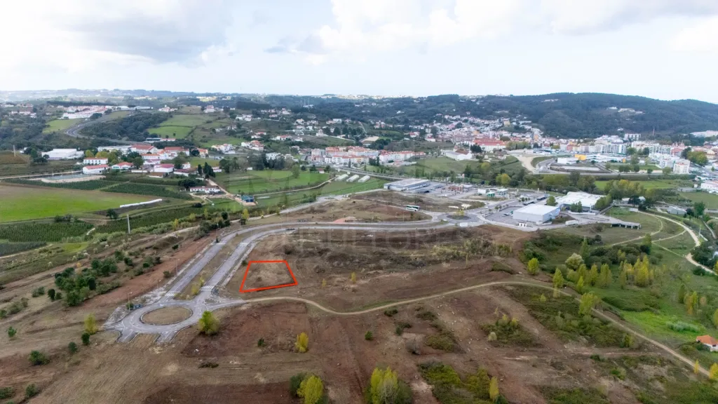 Nova Alcobaça- Lote de terreno para construção de prédio