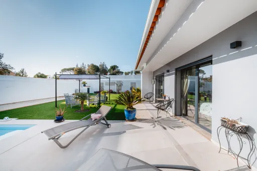 Moradia T3 (Térrea) com Piscina - Nadadouro