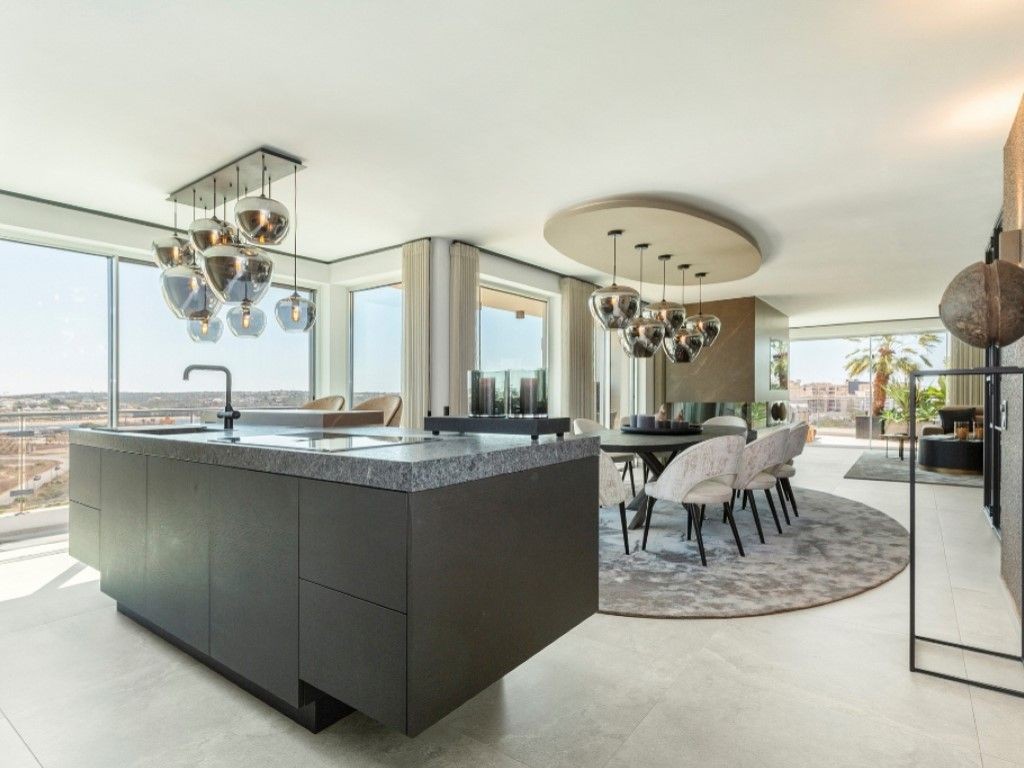 Descubra Por Que as Cozinhas Open Space Estão a Revolucionar o Mercado Imobiliário em Portugal!