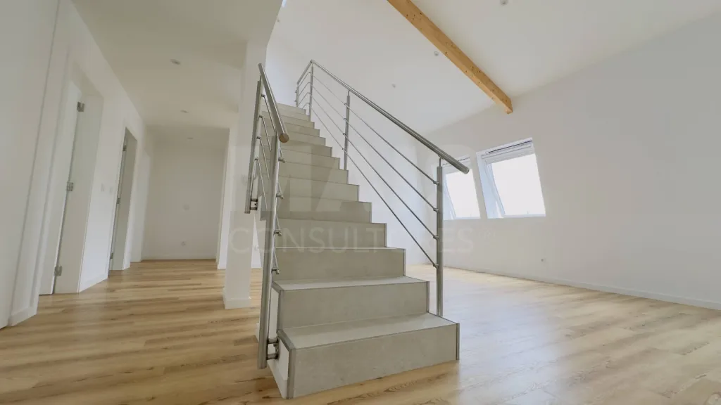 Fully Renovated 4-Bedroom Apartment | Downtown Lourinhã | Space, Elegance, and Comfort