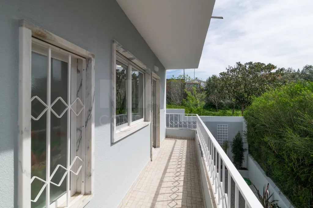 Moradia Isolada T4 Renovada — Abuxarda / Alvide, Cascais