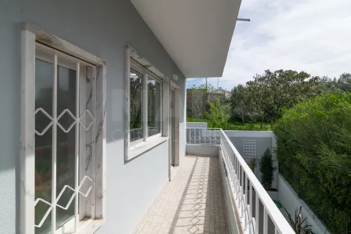 Moradia Isolada T4 Renovada — Abuxarda / Alvide, Cascais