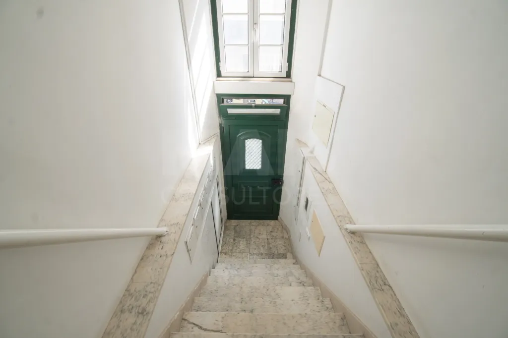 Converted 2-bedroom apartment in Penha de França with a terrace