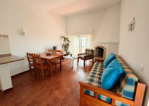 T1 na Vila Senhora da Rocha | Praia a 70 m | 4 Piscinas | 9 Hectares de Jardins| Caminhadas em Segurança Porches – Lagoa – Algarve | T1 onde pode deixar o carro estacionado e viver o Algarve a pé.