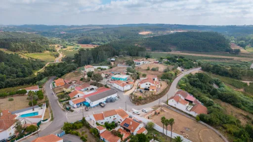 Moradia T3 térrea NOVA em Salir de Matos