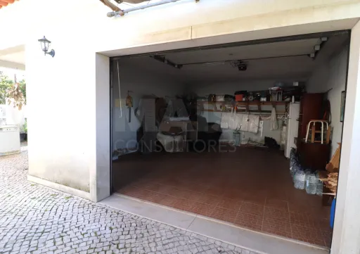 Moradia Térrea T4 Isolada, com Terreno e Garagem Samora Correia