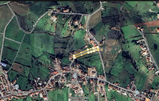 Moradia T3 para recuperar com Terreno em Pocariça, Alenquer