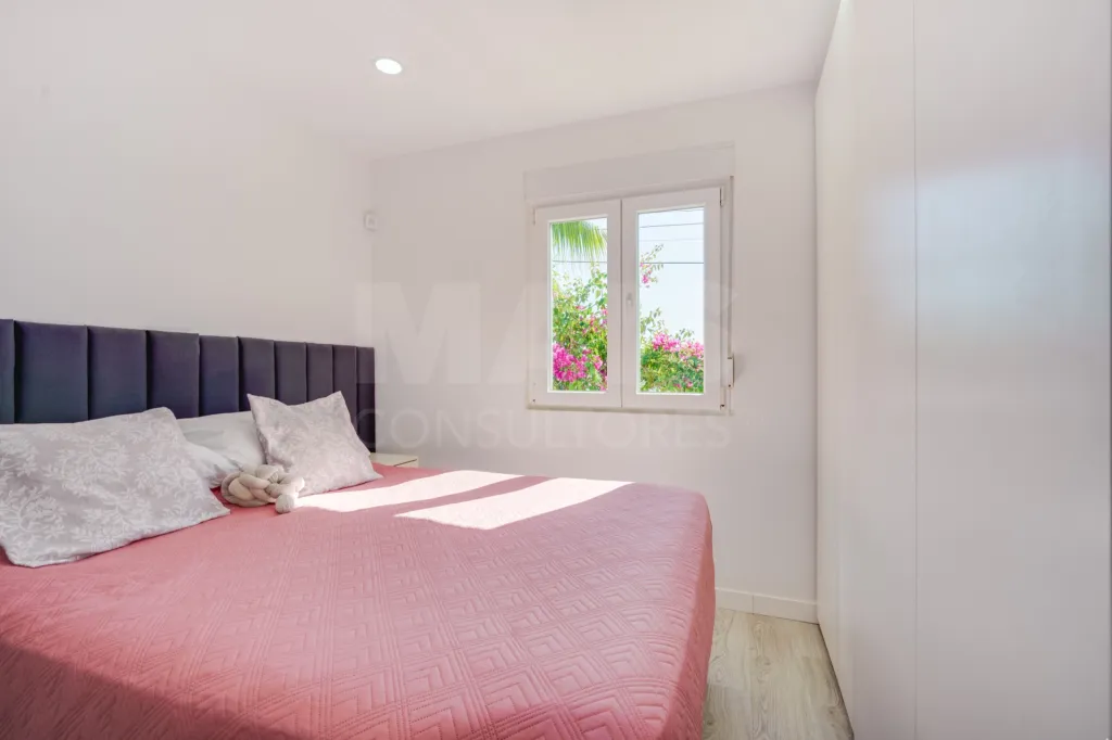Moradia T2 Remodelada em Queluz