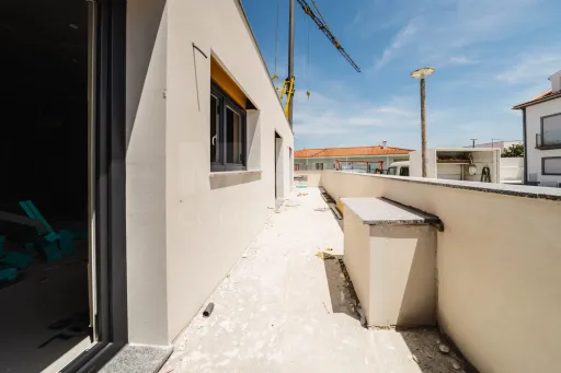 Fração M | apartamento T2 com Varanda e Garagem em Ferrel