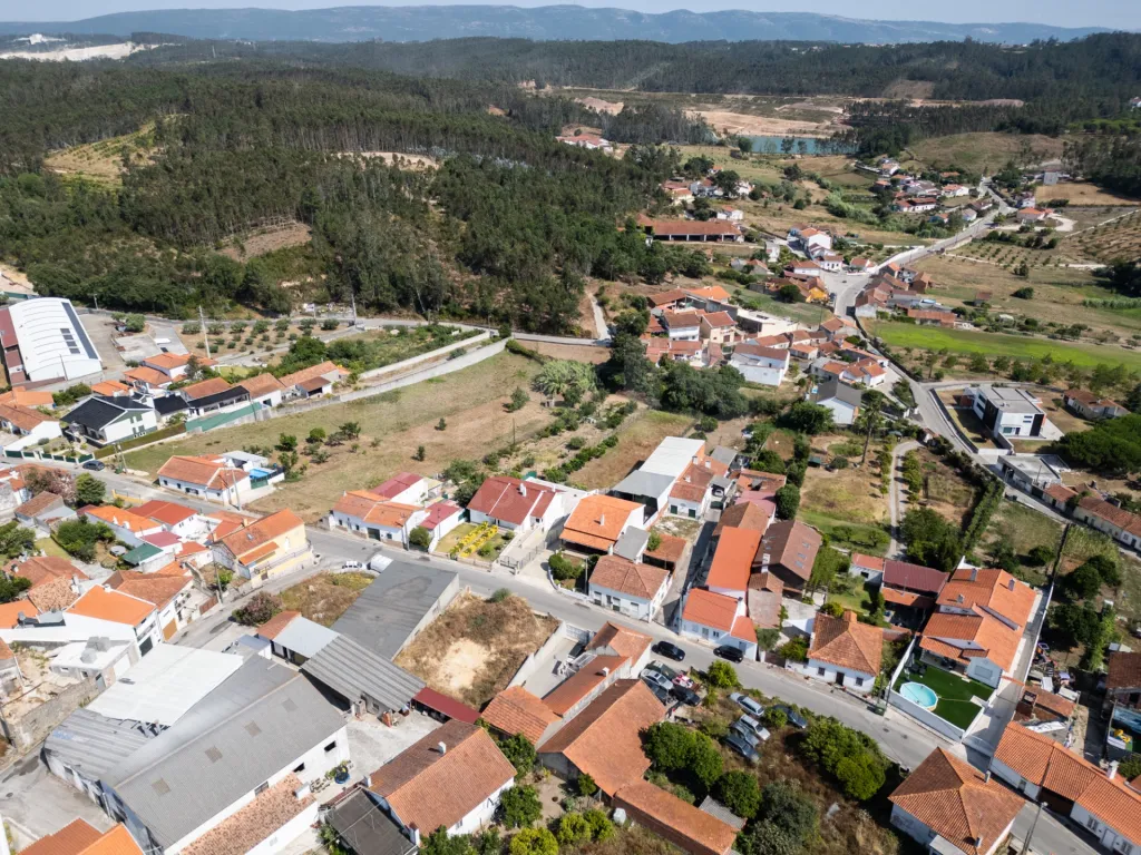 Terreno Urbano com Projeto Aprovado | Furo de Água e Opção Chave na Mão
