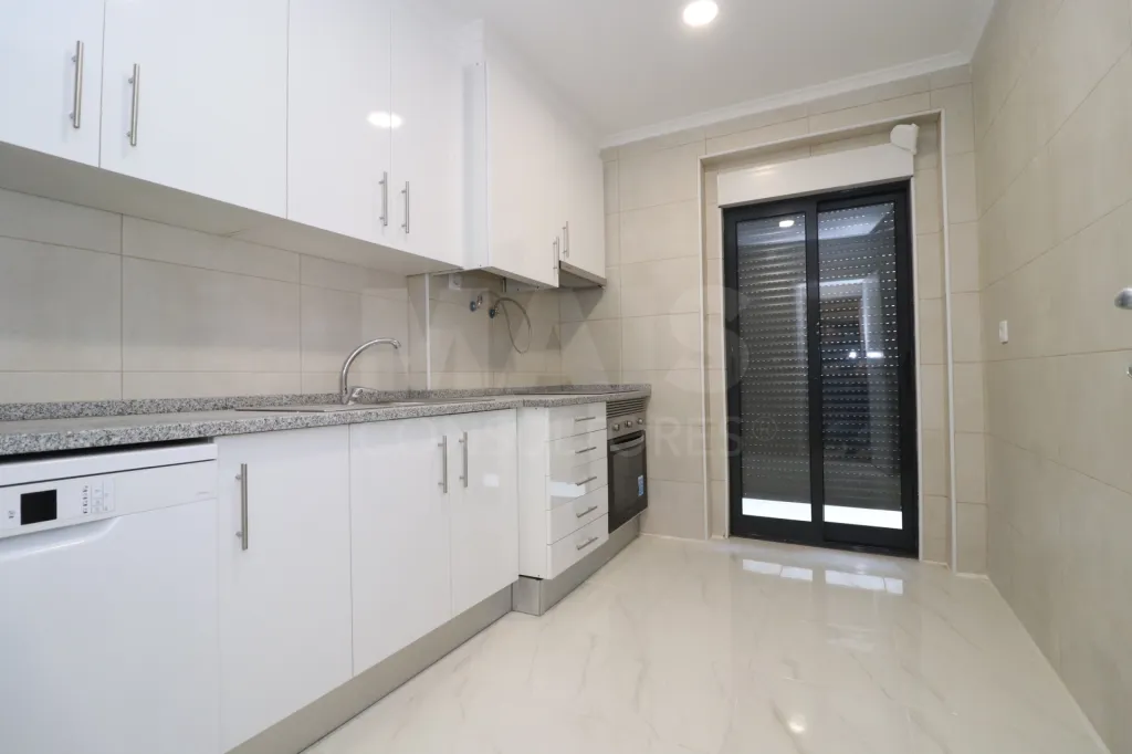 Apartamento T1 2º Dto. Totalmente Remodelado em Benavente.