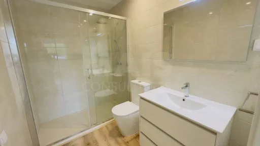 Apartamento T4 Totalmente Remodelado | Centro da Lourinhã | Espaço, Elegância e Conforto