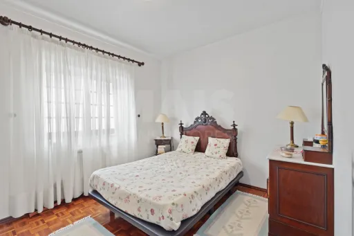 Moradia Térrea T4 em terreno de 2.605m2 em Olho Marinho