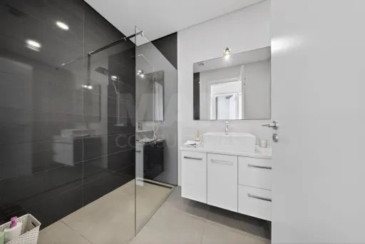 Moradia T4 com Piscina e Rooftop a minutos da Praia | Salir do Porto