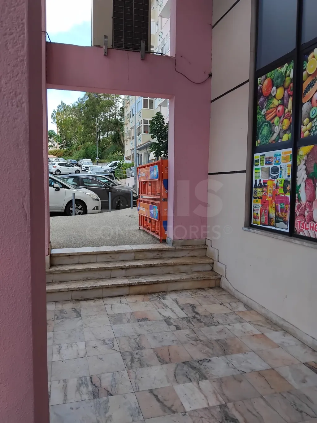 Trespasse de supermercado em Rio de Mouro