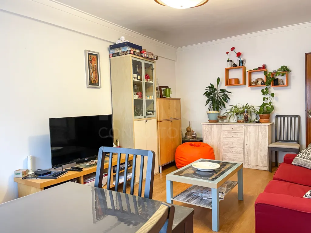 1-Bedroom Apartment with Balcony | Move-In Ready | 2 Elevators | Pendão, Queluz