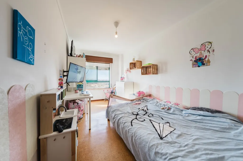 Apartamento T3 em Peniche com 110 m², perto do centro e da Universidade