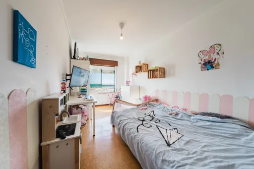 Apartamento T3 em Peniche com 110 m², perto do centro e da Universidade