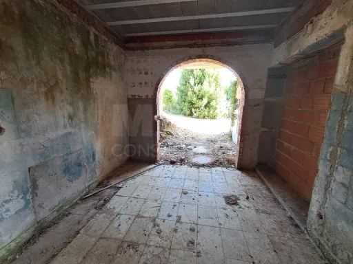 Moradia em construção em Salir de Matos