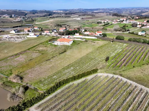 Terreno c/ Projecto & Alvará de Construção até 2028!