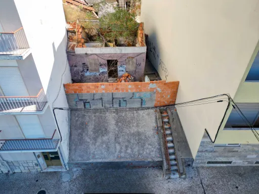 Ruína em Setúbal com Projeto para 8 Apartamentos T1