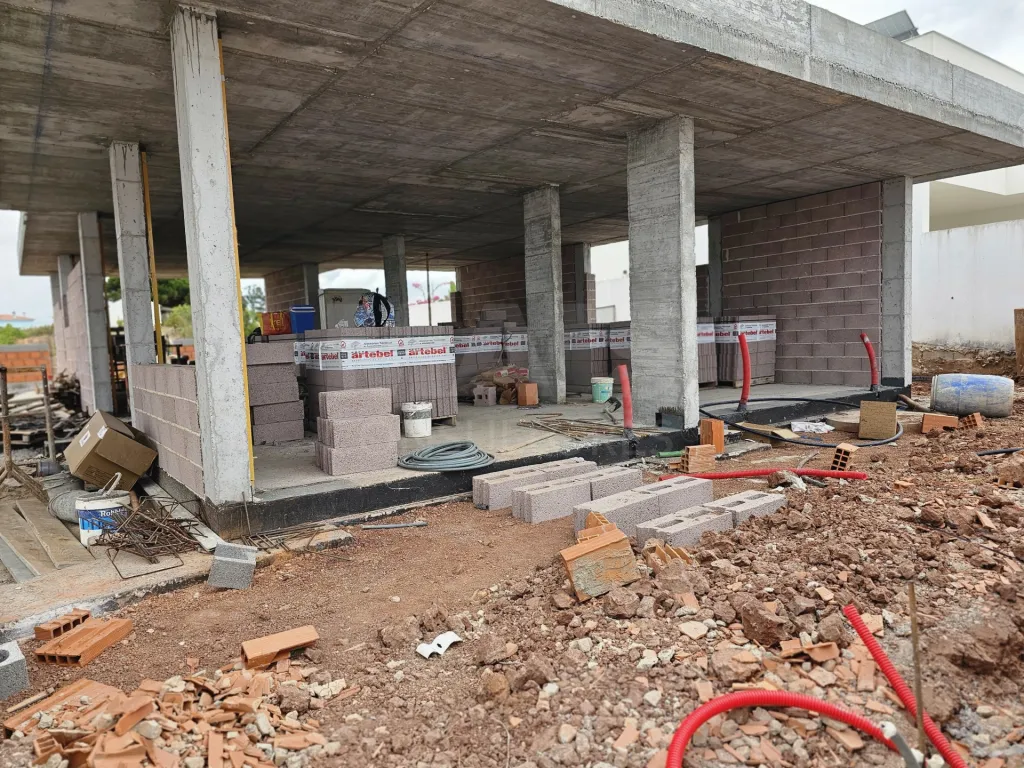 Moradia T3 com piscina em Construção –  Excelente Oportunidade- Nadadouro