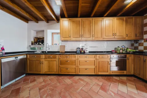 Moradia T2 transformada em T1 com charme tradicional – Serra d’El-Rei