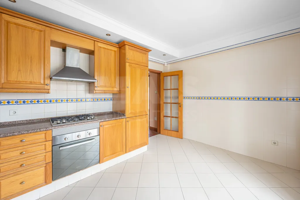 Moradia T5 com vista privilegiada em Alenquer