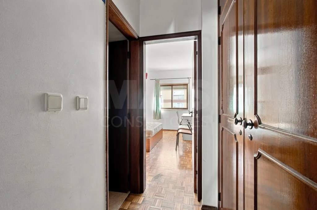Apartamento T3 com suite e arrecadação em prédio com elevador
