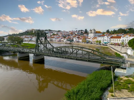 Apartamento T1 com 125 m², Frente ao Centro Náutico, em Alcácer do Sal