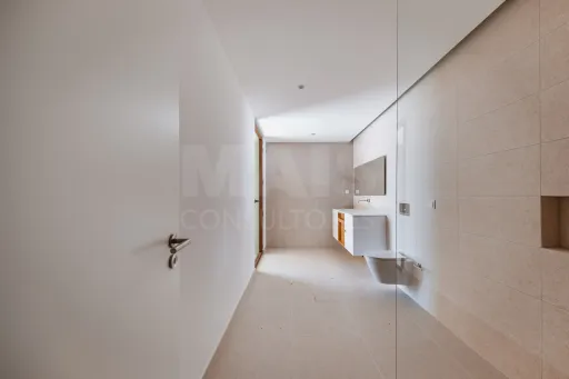Moradia T5 com Piscina - Vista Golfe e Mar