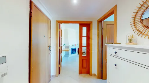 Apartamento T1 com elevador - Monte Abraão