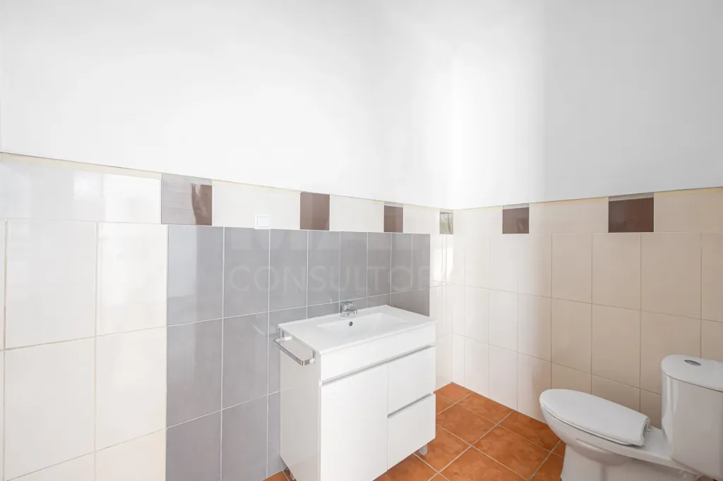 Moradia T6 Remodelada com Vista para a Serra de Montejunto