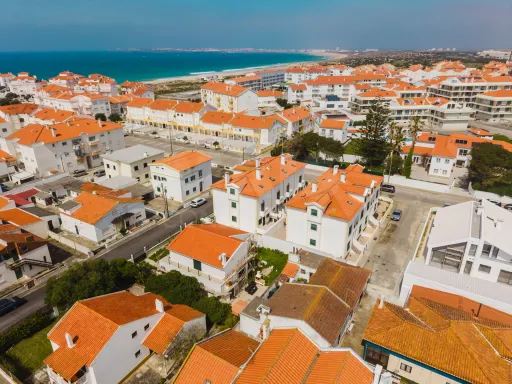 Semi-detached house T2+2 with terrace, garage box and barbecue near the beach