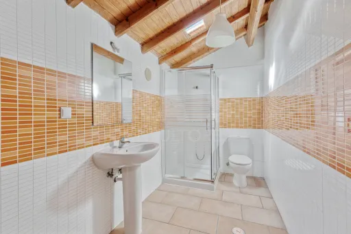 Moradia e dois Anexos T1 com piscina em Casais Mestre Mendo
