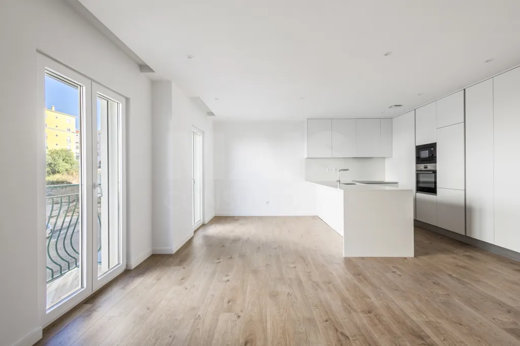 Apartamento T3 Novo com garagem -- Santa Bárbara