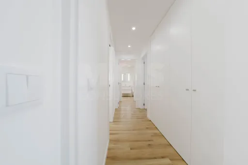Apartamento T2 na Nazaré c/ 2 lugares de garagem