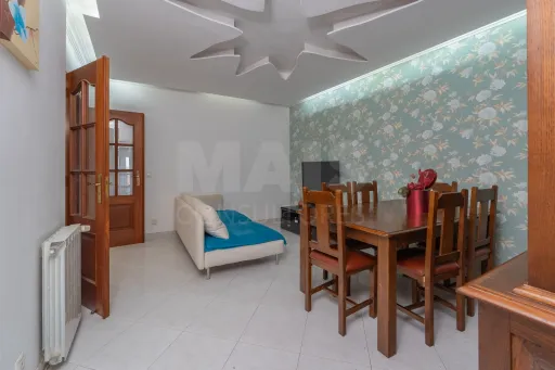 Apartamento T1 com parqueamento em Samora Correia