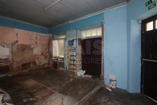 Moradia T3 com Potencial Comercial e Habitacional – Reabilitação em Pocariça / Alenquer