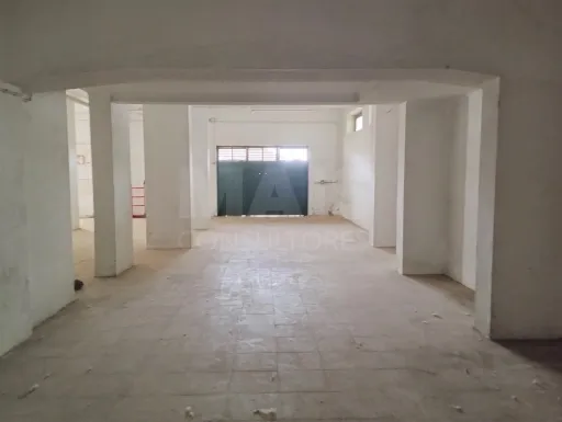 Loja em Queluz