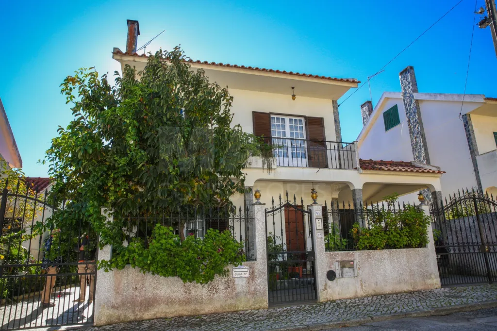 Moradia T3 Guizanderia 2min  Carregado