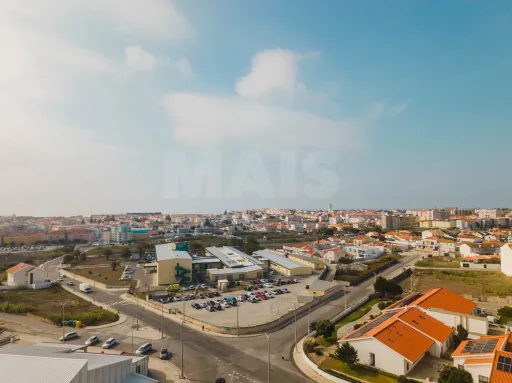 Renovated 2-Bedroom Apartment with Ocean View in Peniche