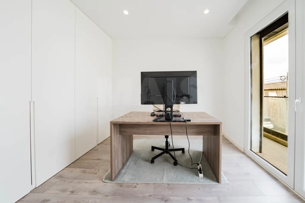 Apartamento T2 |Semi-novo | Varanda | Garagem Box |Atouguia da Baleia, Peniche
