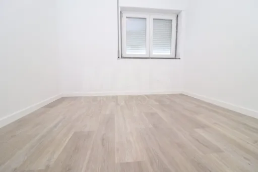 Fully Renovated 3-Bedroom Ground-Floor Apartment with Patio in Samora Correia