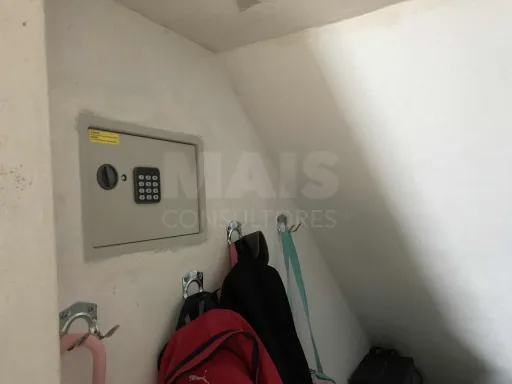 Quinta com moradia T4, piscina e anexos a 35 mint de Lisboa