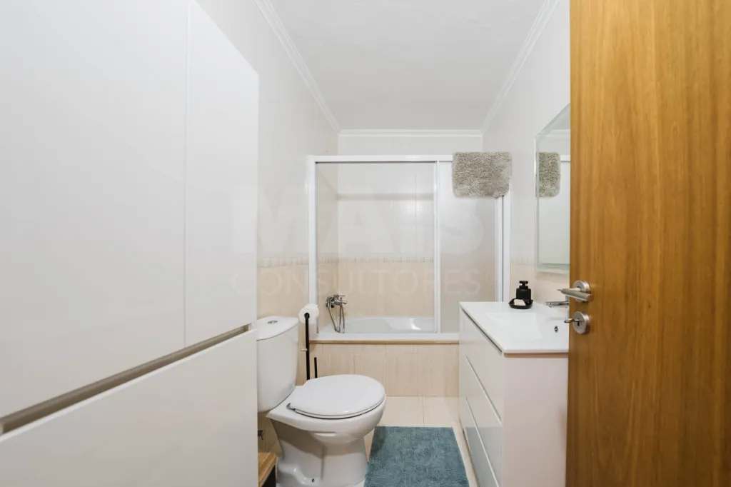 Apartamento T2 Renovado Com Vista Mar Em Peniche