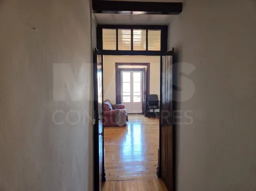 Prédio no Centro de Torres Novas com Jardim e Forte Potencial para constituição de Propriedade Horizontal com elevada rentabilidade de investimento