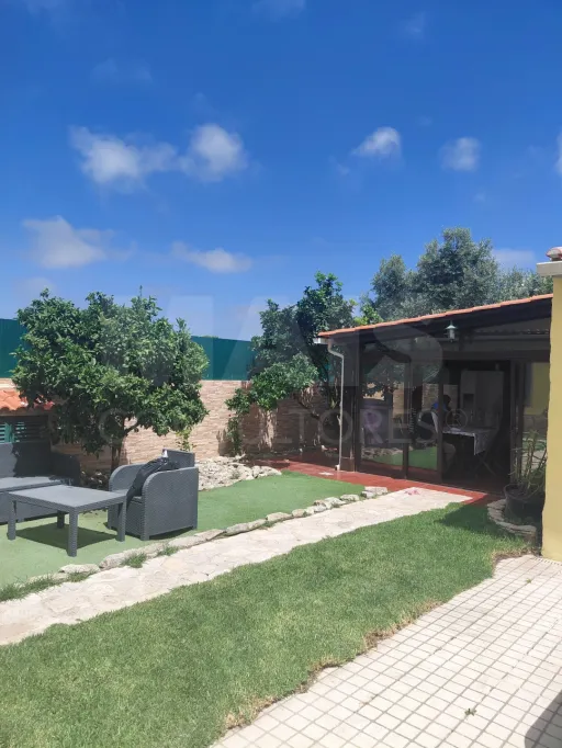 Moradia T4 com Jardim, Garagem e Churrasqueira no Centro de Olho Marinho – Óbidos